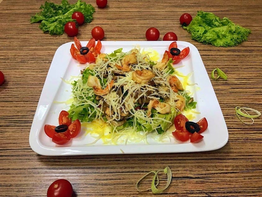 Креветка с рукколой