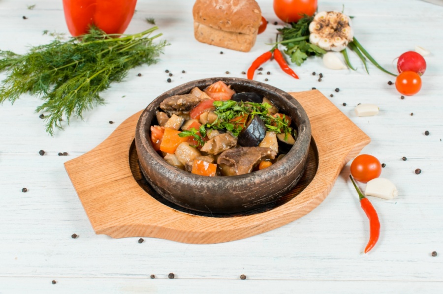 Сковородка по-мещански с мякотью баранины