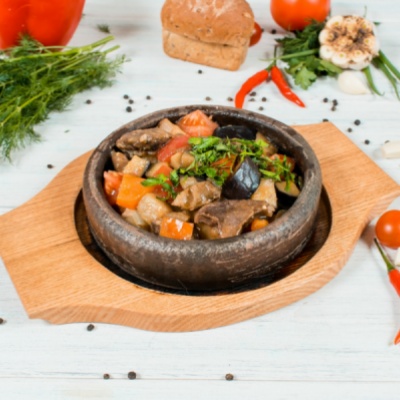 Сковородка по-мещански с мякотью баранины