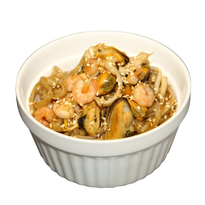 Wok с морепродуктами и соусом