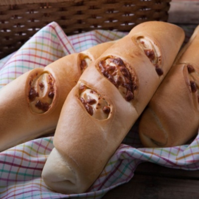 Багет с сыром и чесноком