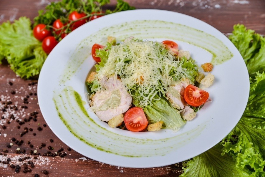 Цезарь с курицей