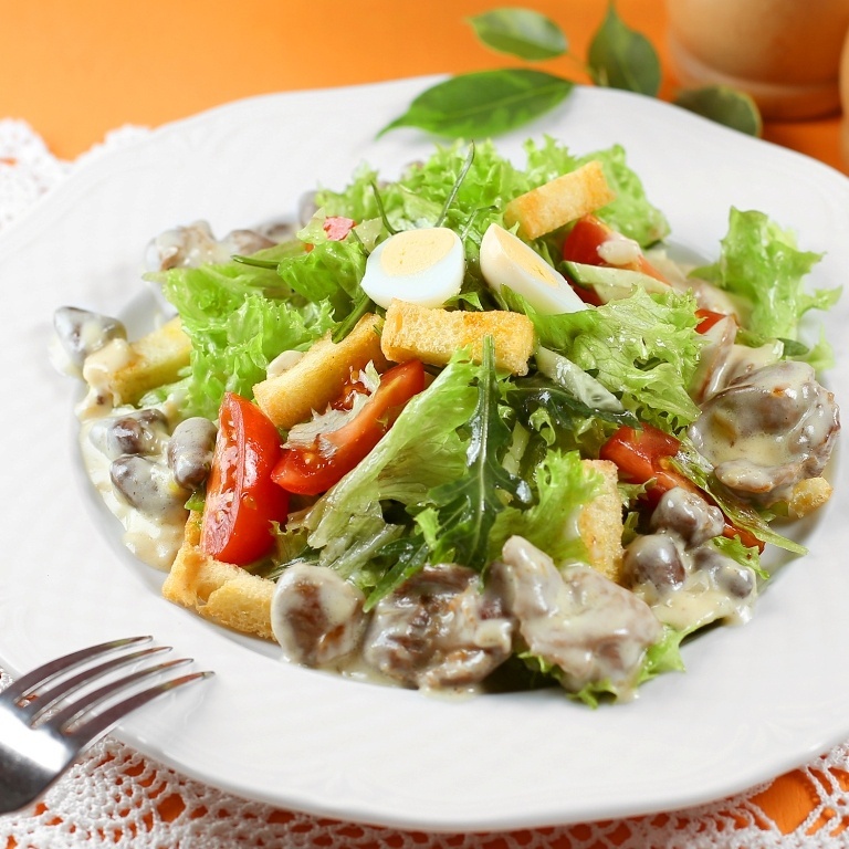 Теплый салат с потрошками