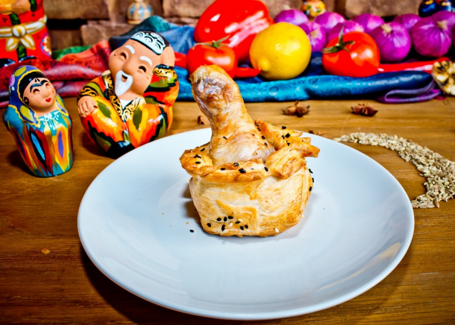 Самса с куриной голенью