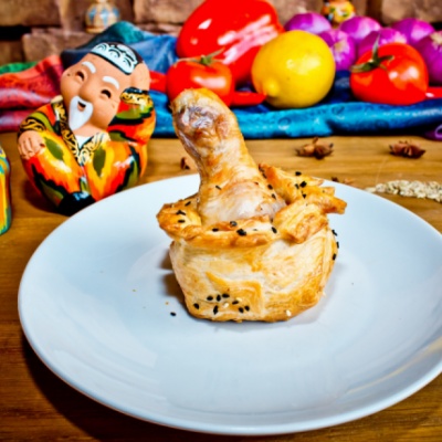 Самса с куриной голенью