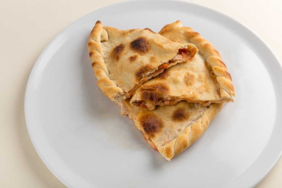 Кальцоне с курицей