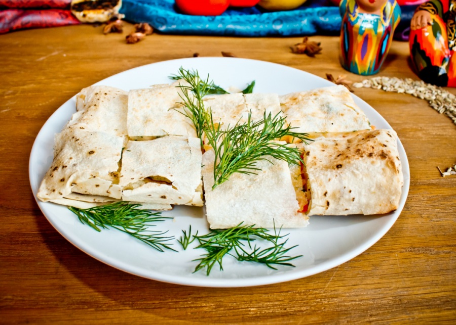 Лаваш с зеленью и сыром