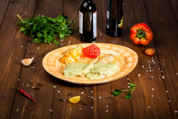 Куриное филе с тыквенным соусом