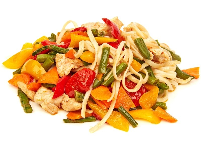 Wok с овощами и соусом