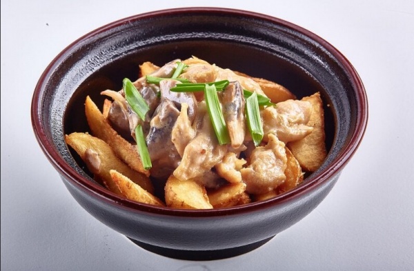 Картофель жареный с грибами и луком