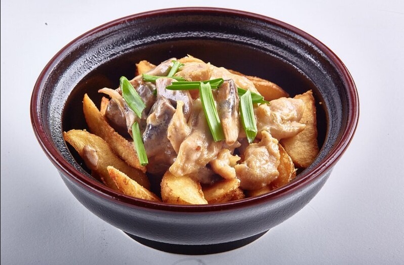 Картофель жареный с грибами и луком