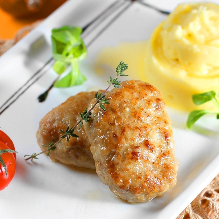 Котлеты из кролика с картофельным пюре