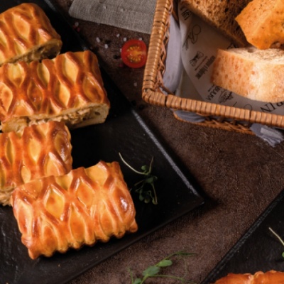 Русский пирог с гусем и яблоками