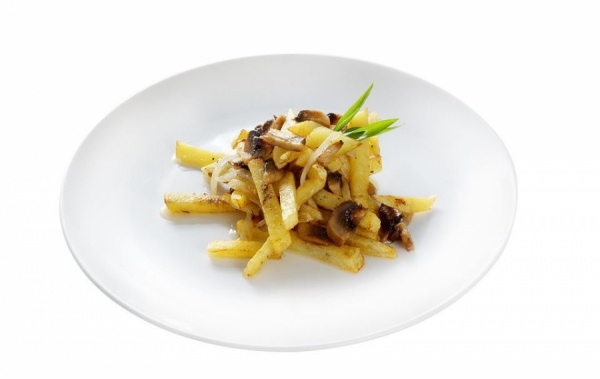 Картофель жаренный с луком и грибами