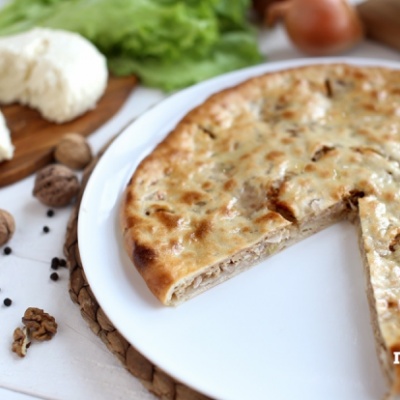 С капустой и орехами