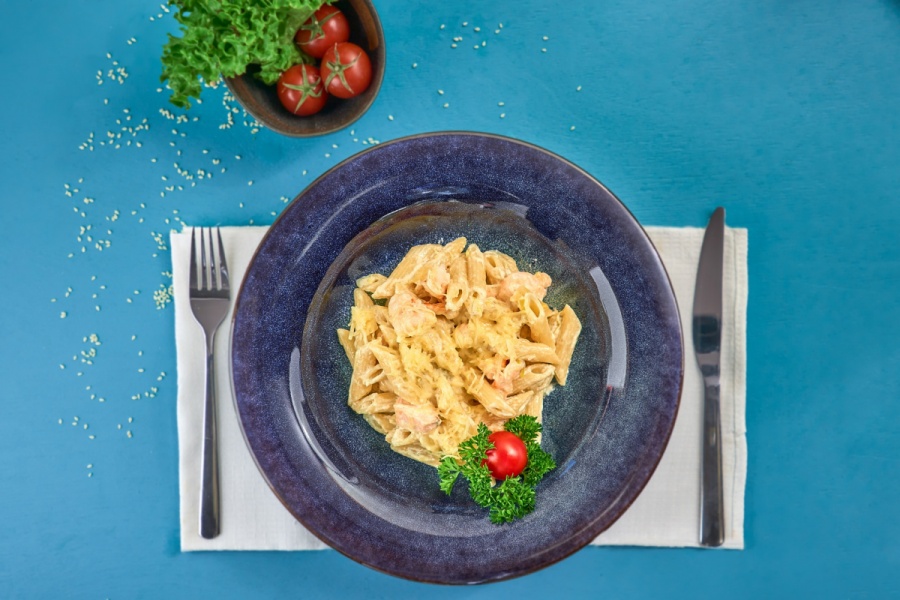 Пенне с морепродуктами в сливочном соусе