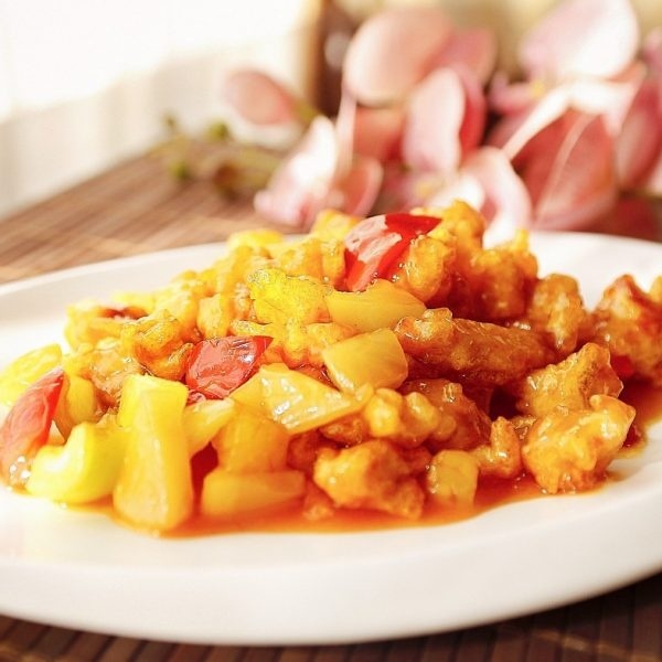 Курица с ананасами