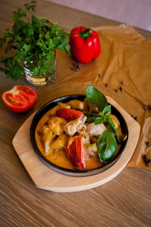 Сковородка с курицей
