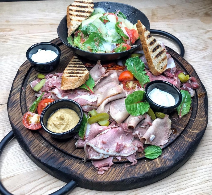 Мясное плато на компанию