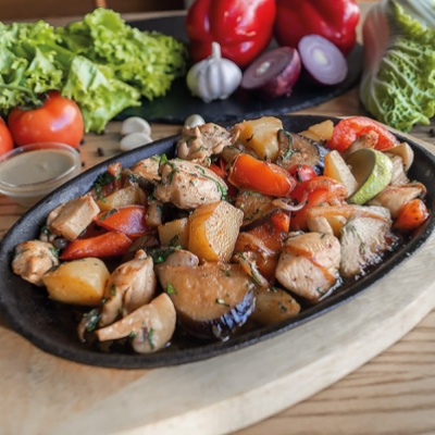 Горячая сковородка со свининой