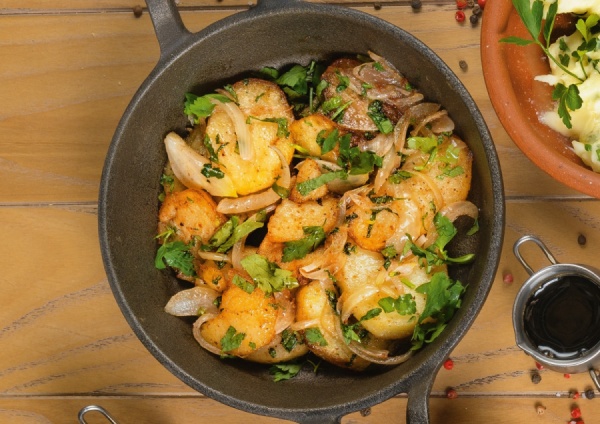 Картофель, жареный с лучком