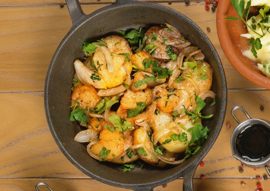 Картофель, жареный с лучком