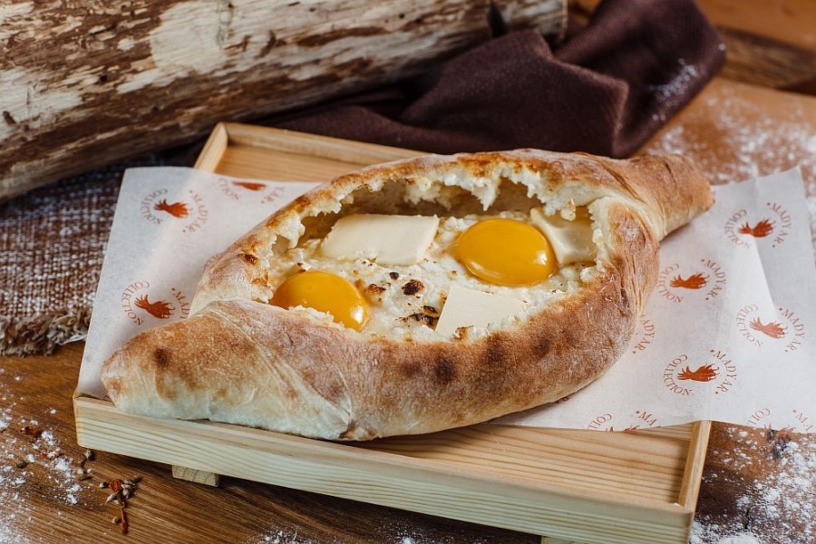 Хачапури по-аджарски