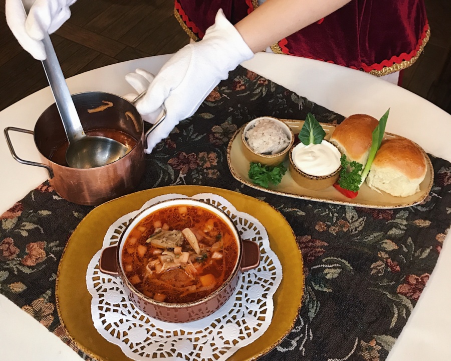 Кубанский борщ с пампушками