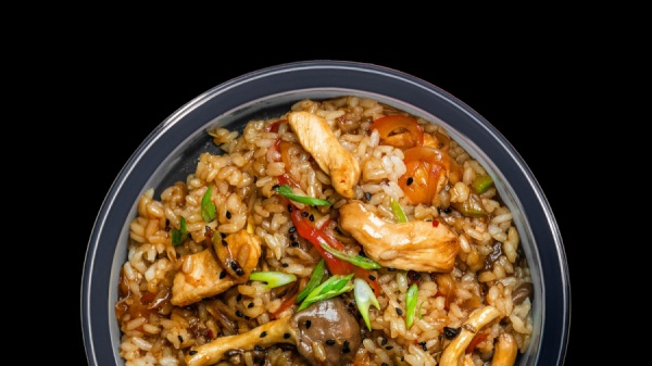 Рис (WOK) с курицей и овощами