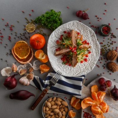 Салат с дайконом и томленной уткой с грузинским акцентом
