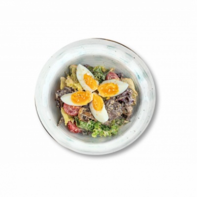 Теплый салат с говядиной и кунжутной заправкой