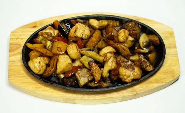 Сковородка с курицей