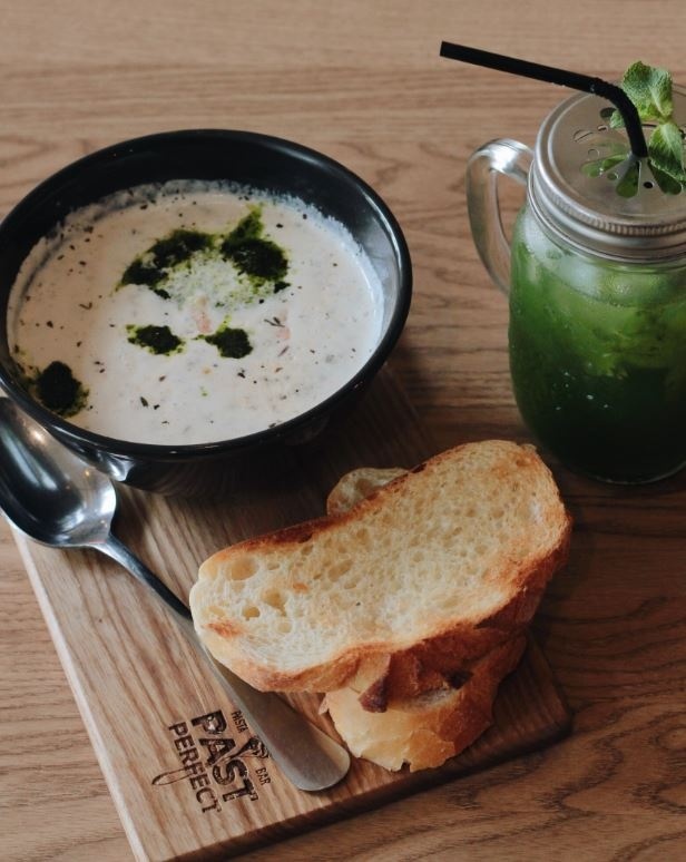 Zuppa di peshe (Сливочный крем-суп с морепродуктами и лососем)