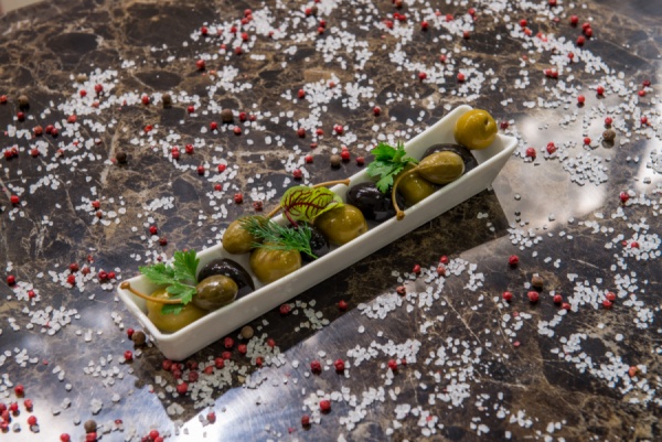 Маслины оливки и каперсы