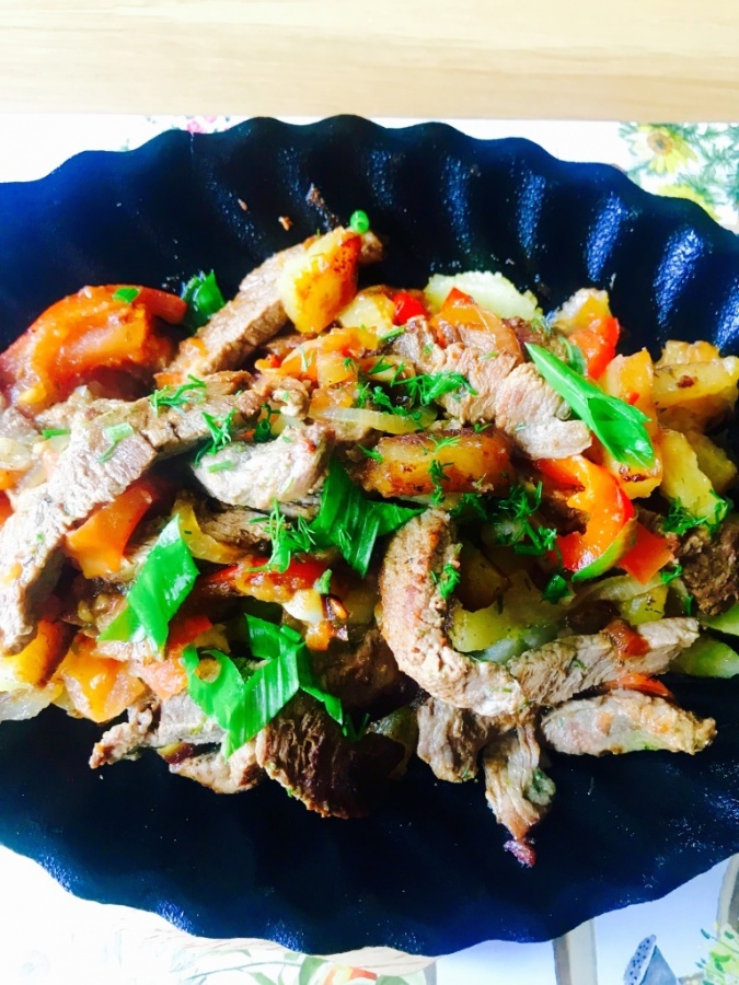 Горячая сковородка с говядиной