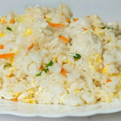 Рис с яйцом и овощами