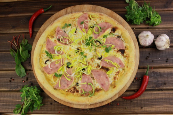 С ветчиной и грибами