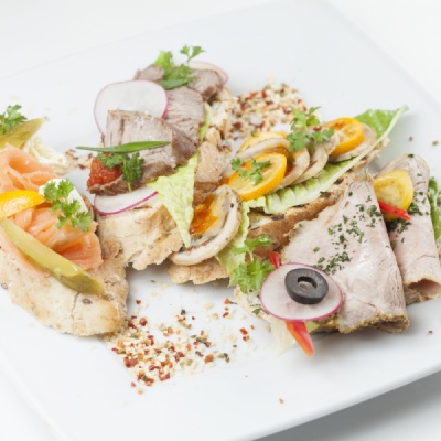 С куриным рулетом