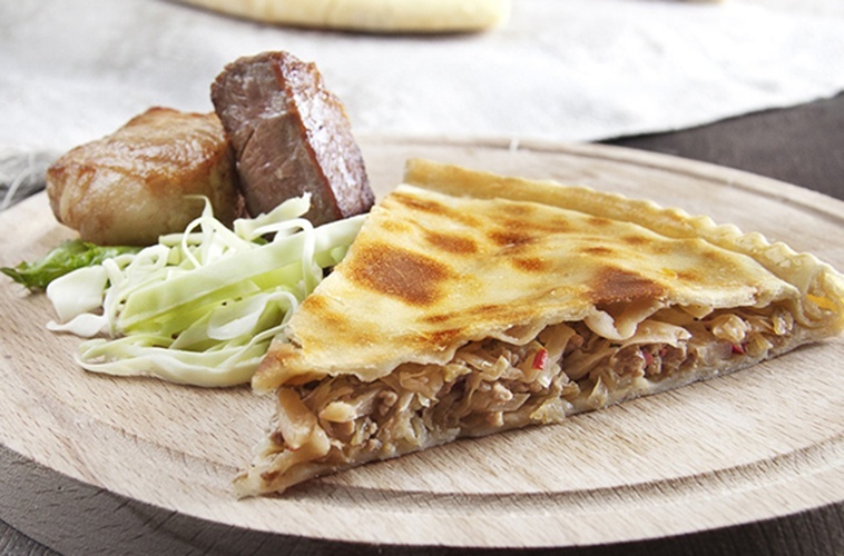 Пирог с мясом и капустой