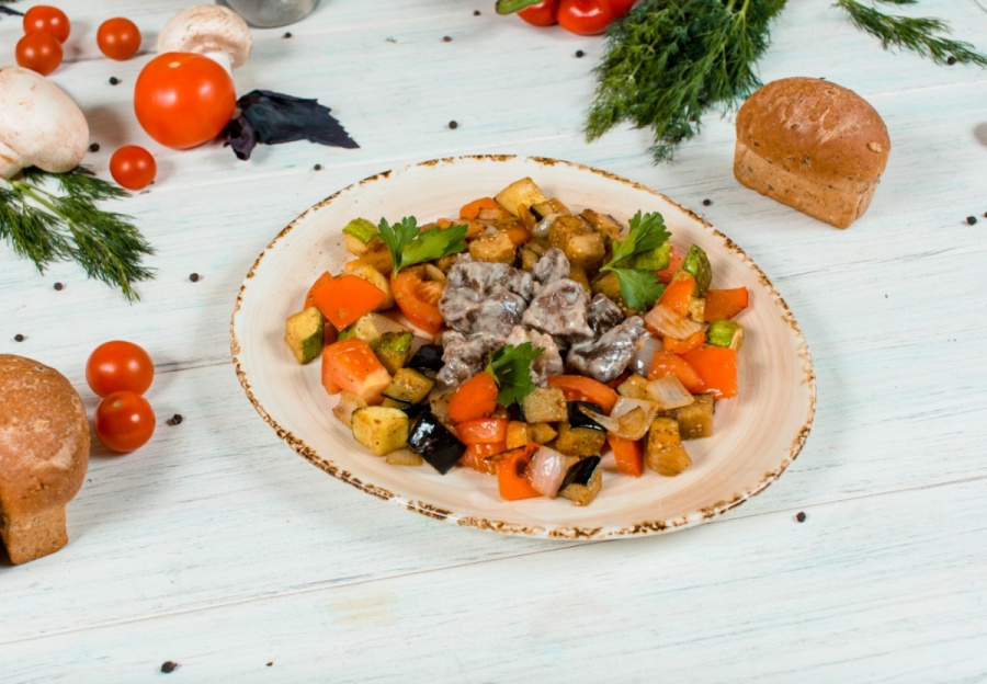 Жаркое из баранины с овощами