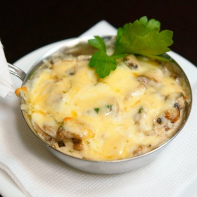 Жульен мясной из говяжьего языка с грецкими орехами