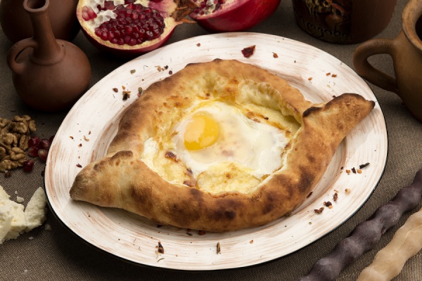 Хачапури по-аджарски