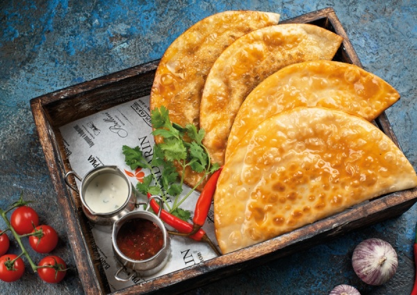 Кутабы с зеленью и сыром