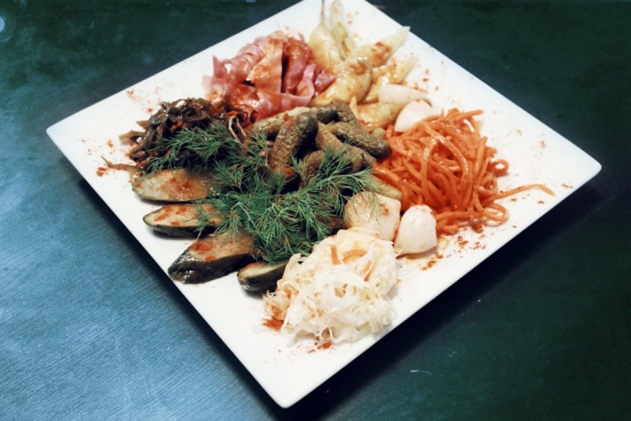 Соленья с маринованными грибочками