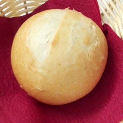 Булочка белая