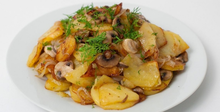 Картофель жареный с грибами