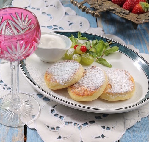 Сырники со сметаной