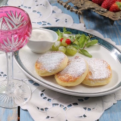 Сырники со сметаной