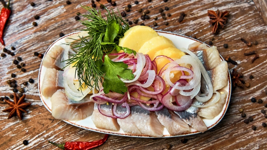 Сельдь с луком
