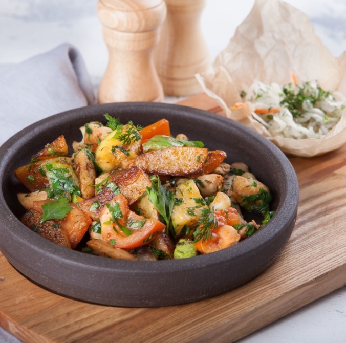 Горячая сковородка с курицей